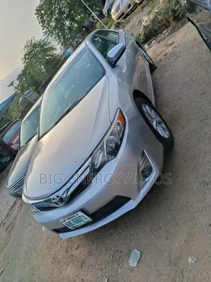 Toyota Camry LE 4dr Sedan (2.5L 4cyl 6A) 2013 Silver