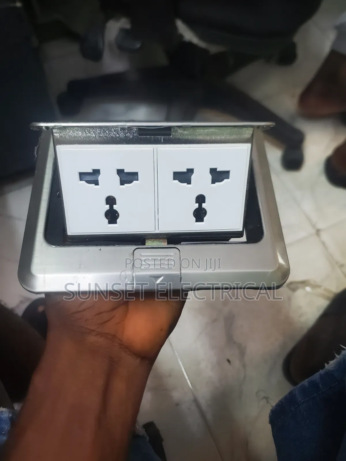 Pop Floor Socket