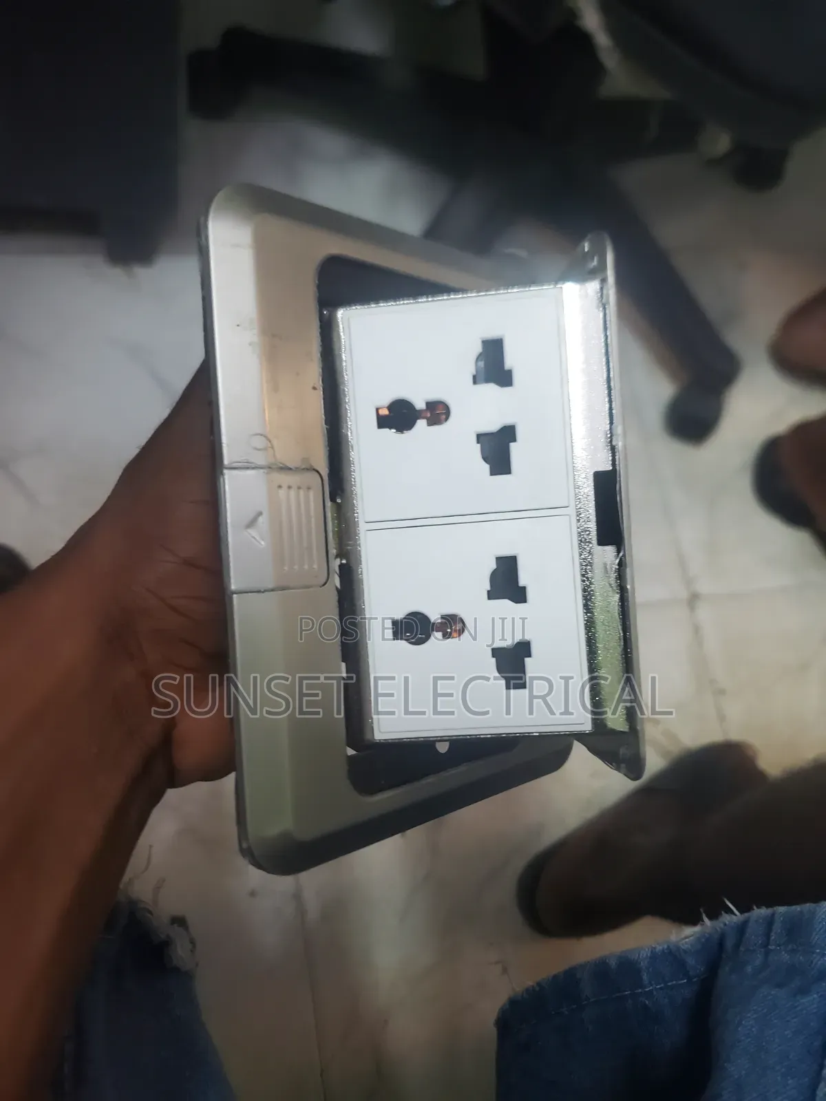 Pop Floor Socket