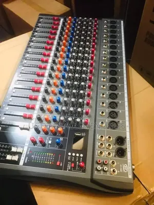 Yamaha 16 Channel Mixer