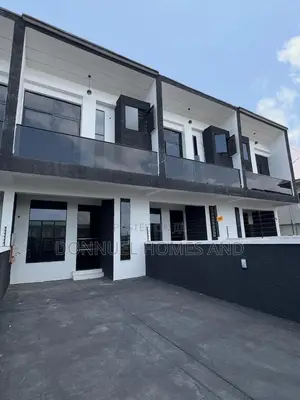 4bdrm Townhouse / Terrace in Ikota for rent