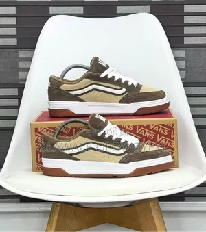 Classic Unisex Sneakers – Stylish Comfortable Everyday Shoes