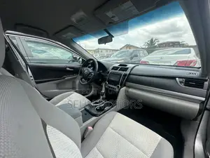 Toyota Camry LE 4dr Sedan (2.5L 4cyl 6A) 2012 Gray