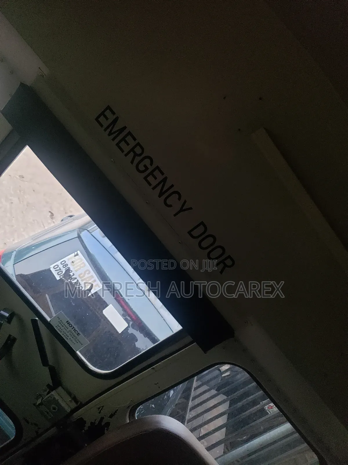 Freightliner M2 2000 Yellow