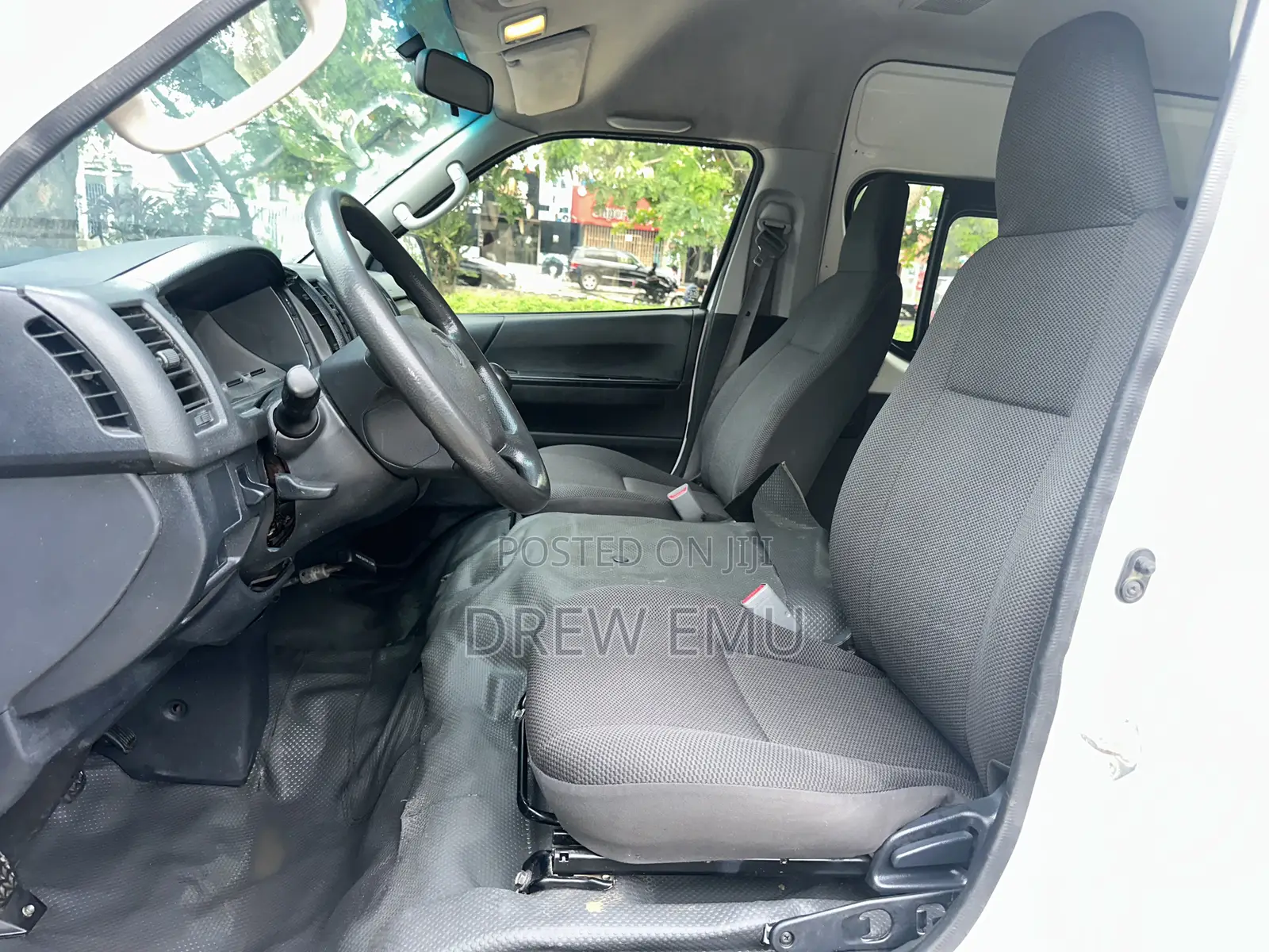 Toyota HiAce 2018 White