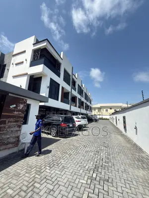4bdrm Duplex in Lekki Phase 1 for rent