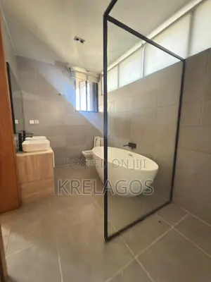 4bdrm Duplex in Lekki Phase 1 for rent