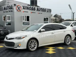 Toyota Avalon XLE Premium Sedan FWD (3.5L 6cyl 6A) 2013 White