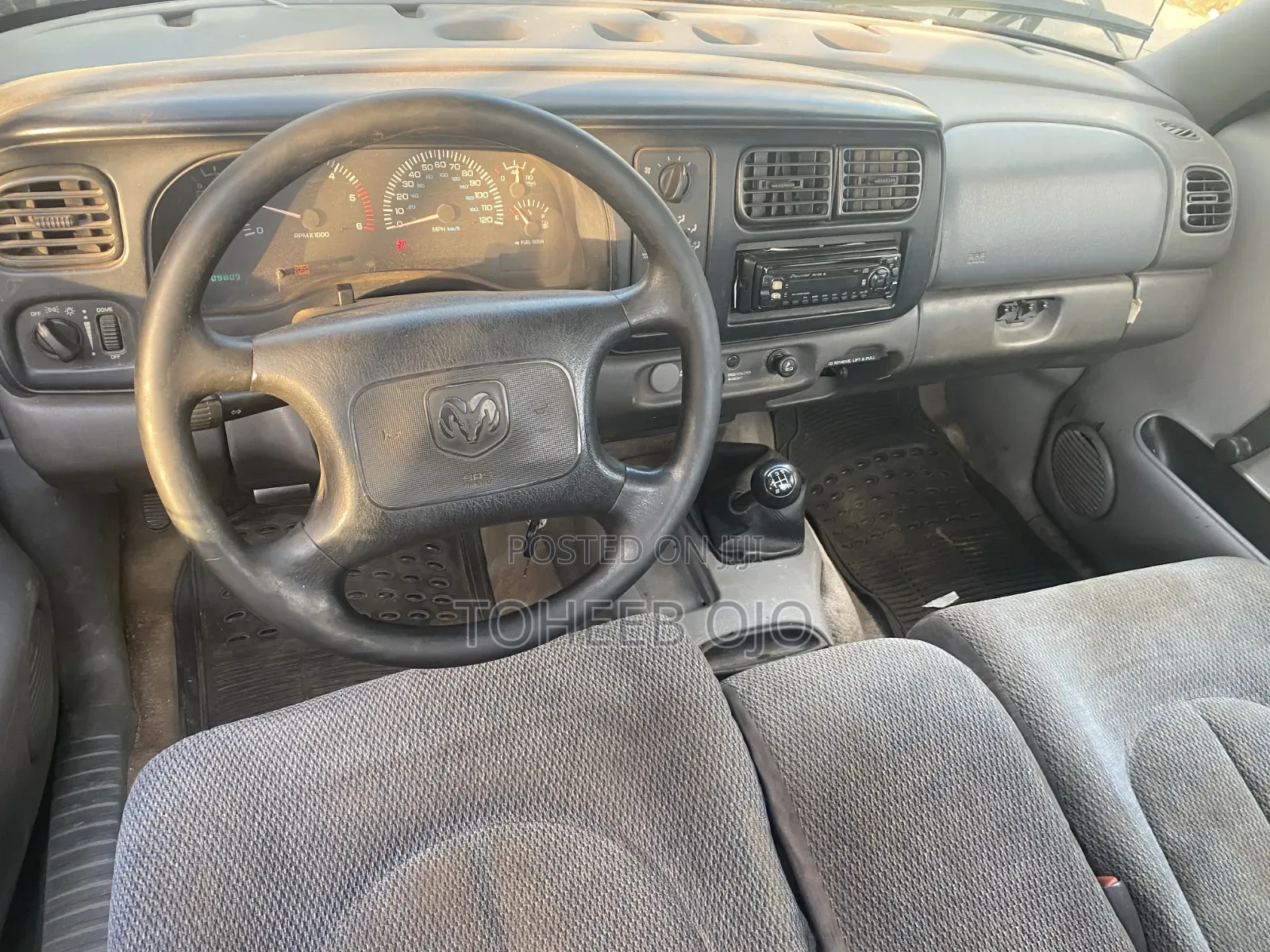 Dodge B2000 2003 Grey