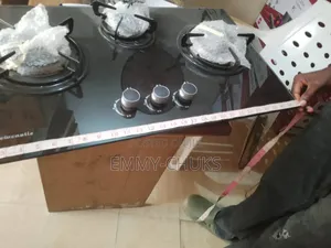 Built-in Newcastle 3 Burner Gas Cooker
