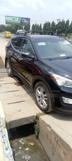 Hyundai Santa Fe SE AWD 2016 Black