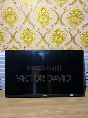 Open Box 32 Inches Smart Hisense Television