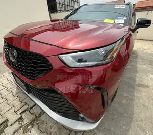 Toyota Highlander XSE FWD 2023