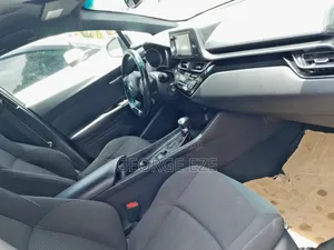 Toyota C-HR 2019 Red