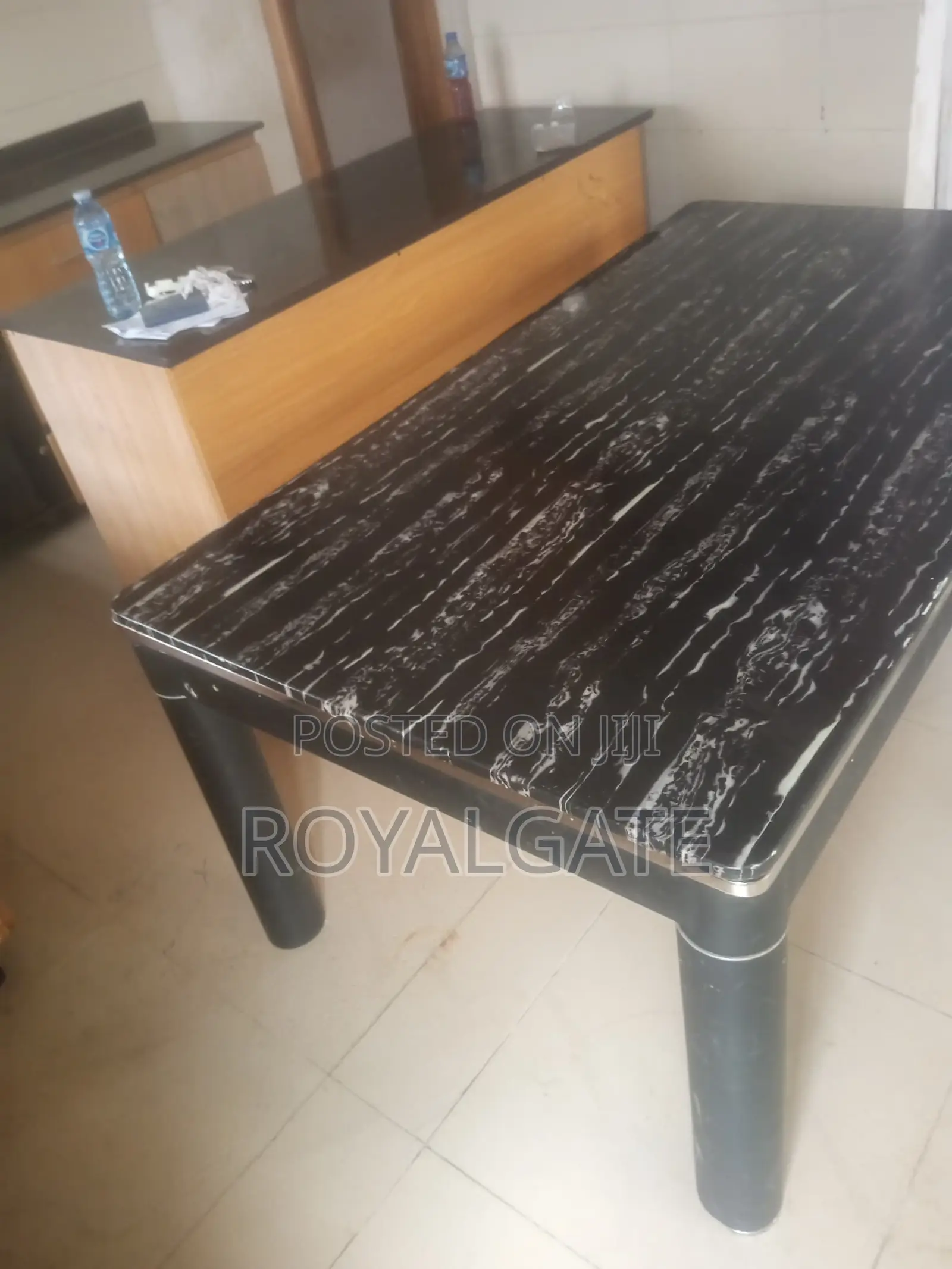 Mable Dining Table