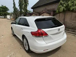 Toyota Venza 2010 White