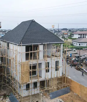 5bdrm House in Agboyi/Ketu for sale