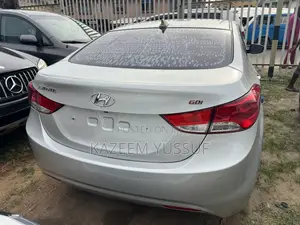 Hyundai Avante 2012 Silver
