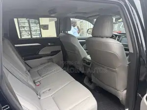 Toyota Highlander XLE V6 4x2 (3.5L 6cyl 6A) 2016 Black