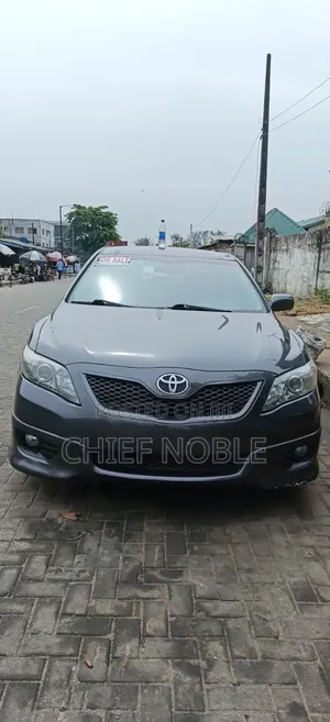 Toyota Camry SE 4dr Sedan (2.5L 4cyl 6A) 2012 Gray