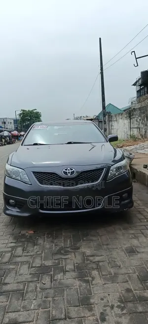 Toyota Camry SE 4dr Sedan (2.5L 4cyl 6A) 2012 Gray