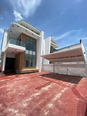 Furnished 5bdrm Duplex in Residential Area for sale