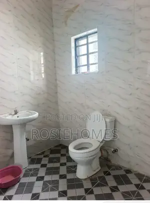 3bdrm Duplex in View Estate for rent