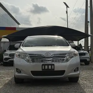 Toyota Venza AWD 2010 Silver