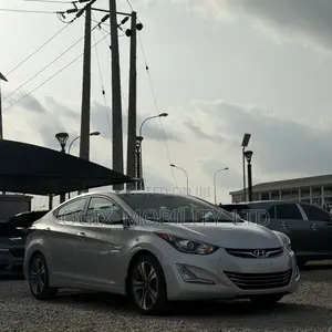 Hyundai Elantra 2015 Silver