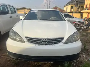 Toyota Camry LE 4dr Sedan (2.4L 4cyl 5A) 2006 Off white