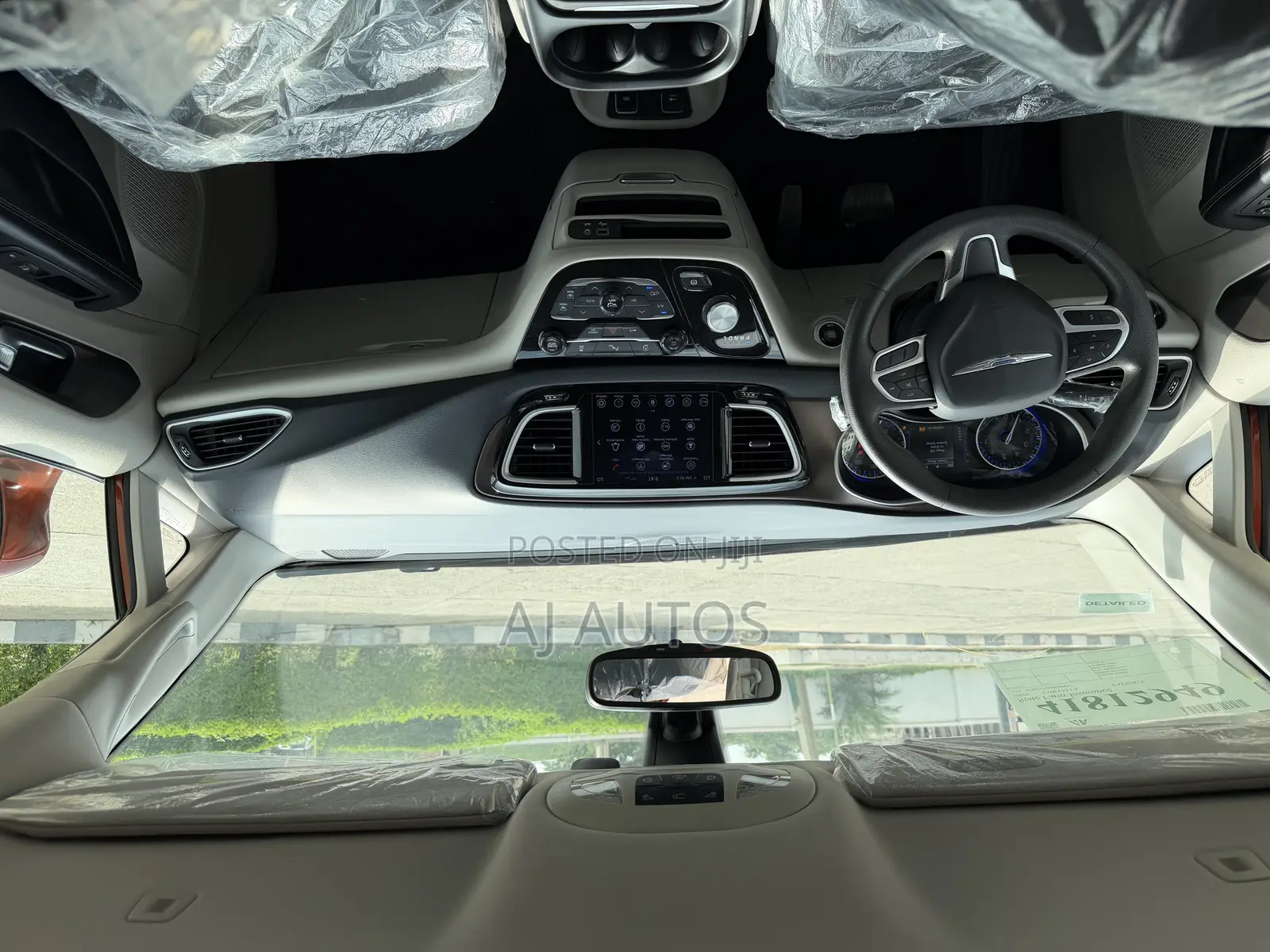 Chrysler Pacifica 2018 Orange