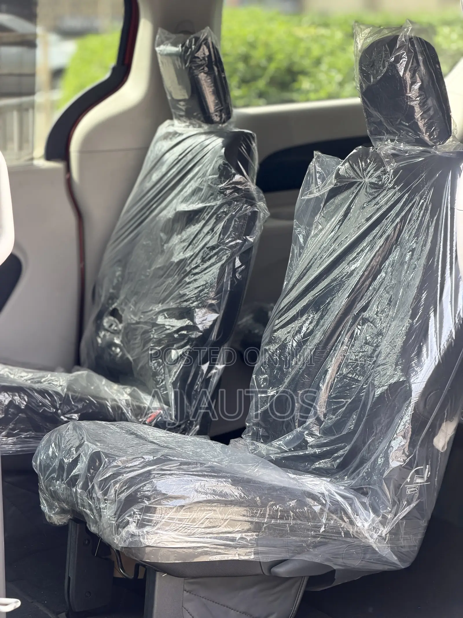 Chrysler Pacifica 2018 Orange