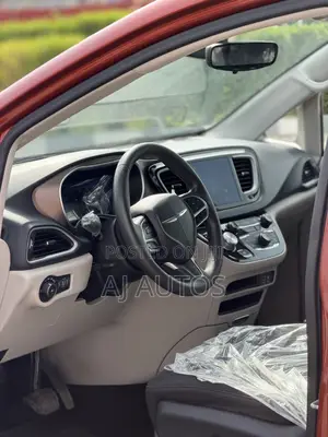 Chrysler Pacifica 2018 Orange
