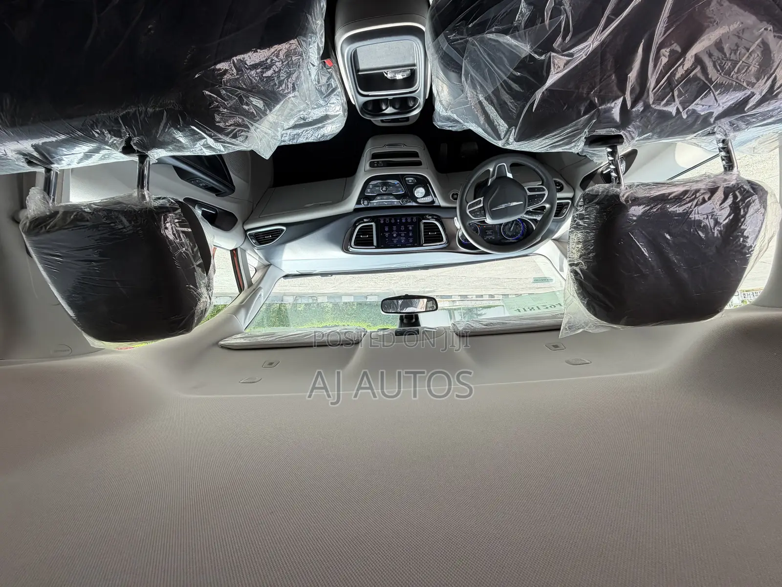 Chrysler Pacifica 2018 Orange