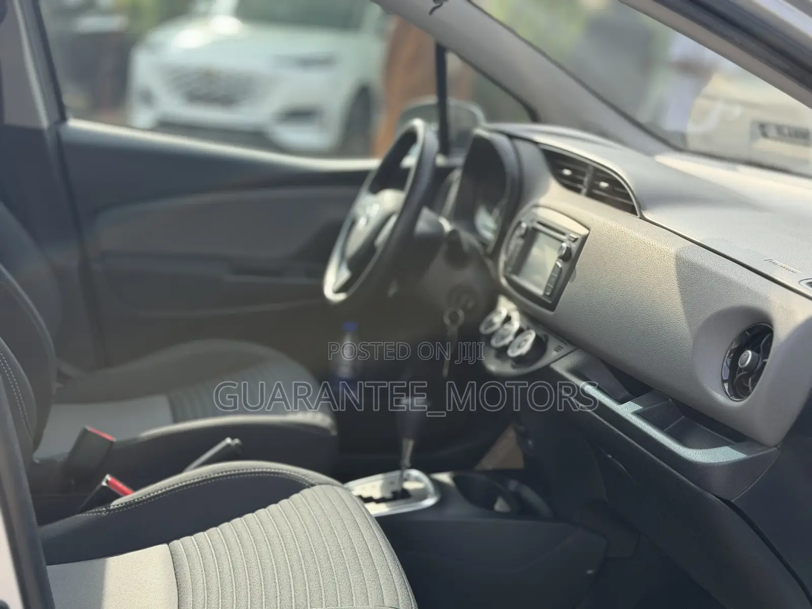 Toyota Yaris 2019 Silver