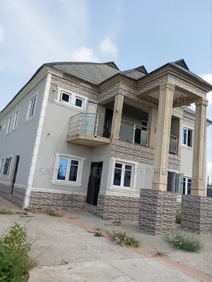 3bdrm Block of Flats in Peace Estate, Gberigbe for rent
