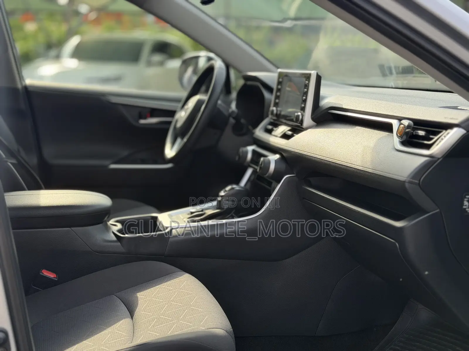 Toyota RAV4 2021 Silver