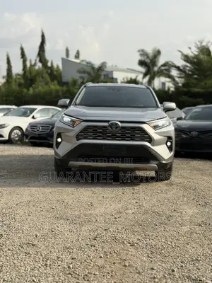 Toyota RAV4 2021 Silver