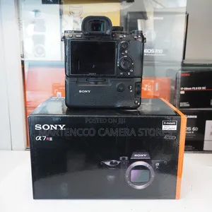 Sony A7r Mark Iii Body Only With Battery Grip