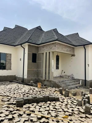 3bdrm Bungalow in Jos for sale