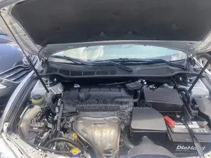 Toyota Camry LE 4dr Sedan (2.5L 4cyl 6A) 2011 Silver