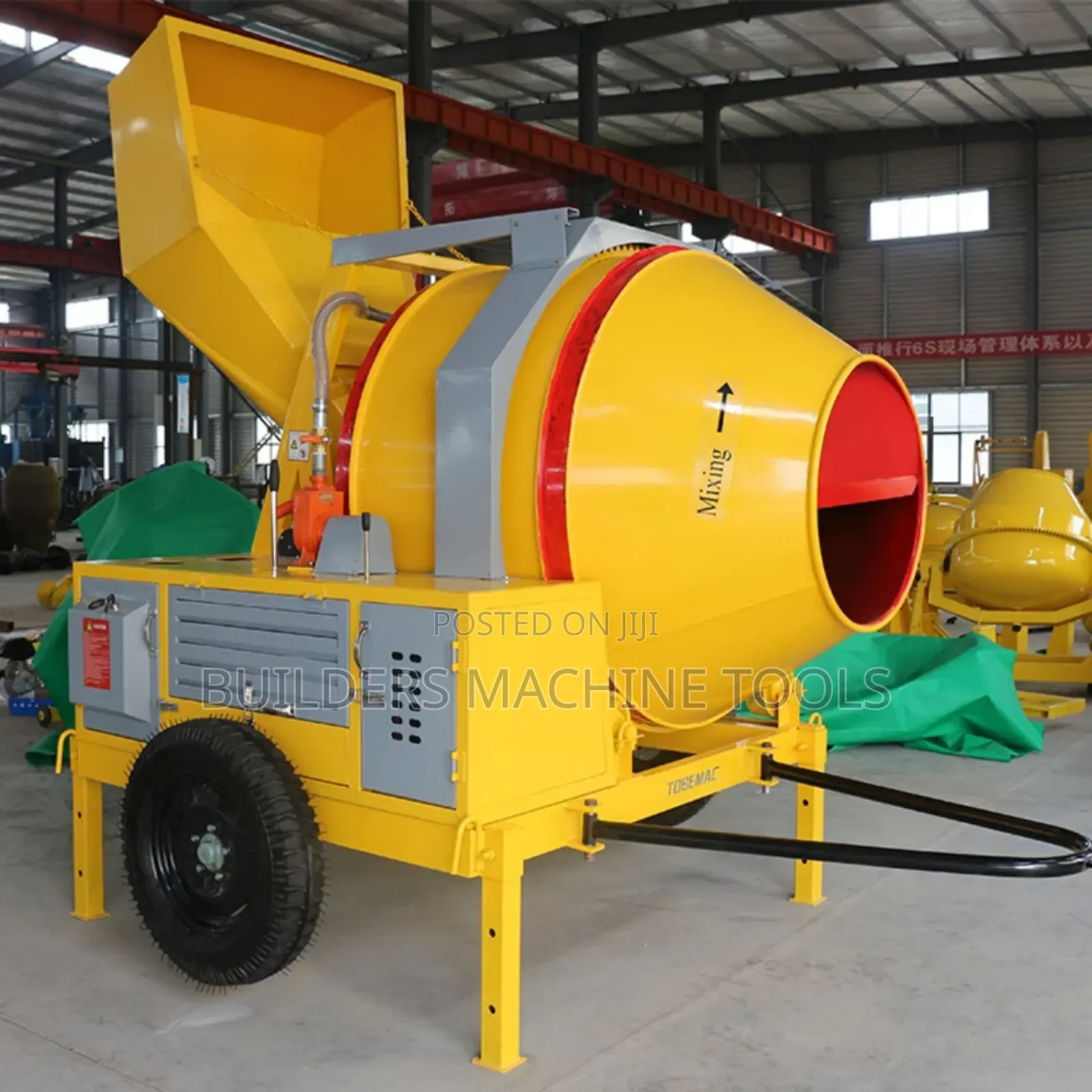Self Loading Concrete Mixer