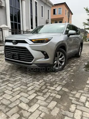 Toyota Highlander Limited AWD 2024 Silver
