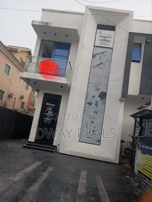 2 Bedroom Rooms Commercial Space