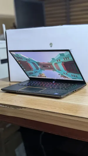 Laptop Alienware M16 R2 32GB Intel Core Ultra 9 SSD 1T