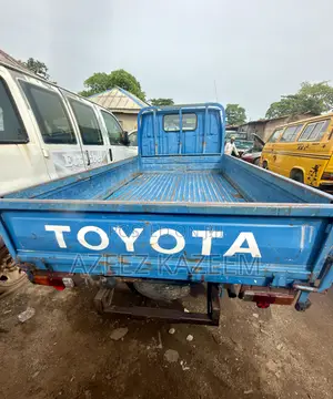 Toyota Dyna Truck 2000 Model Direct Belgium