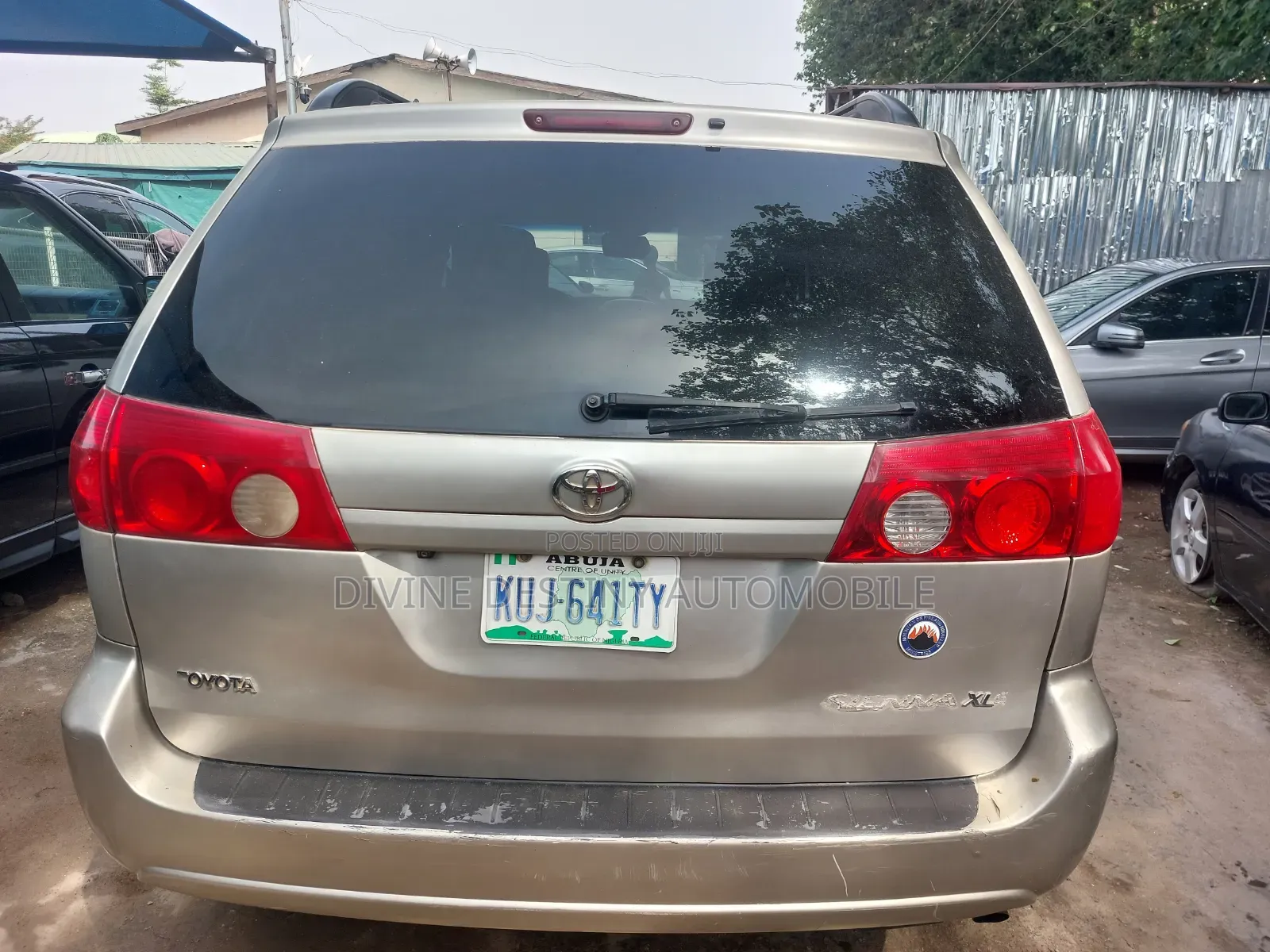 Toyota Sienna LE FWD 2006 Gold
