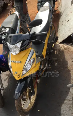 Yamaha Royal Star 2012 Yellow