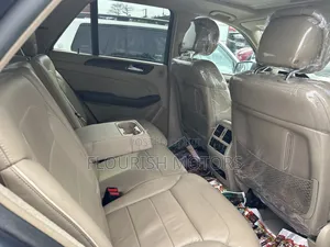 Mercedes-Benz M Class ML350 4MATIC 4dr SUV AWD (3.5L 6cyl 7A) 2014 Gray