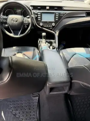 Toyota Camry SE FWD 2020 White